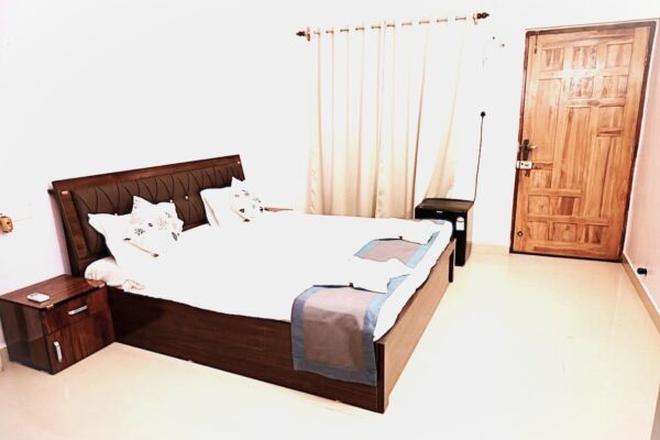 Deluxe Room – Comfort & Elegance "JAS Holidays"